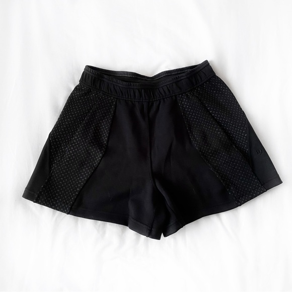 Lululemon Embossed Shorts 4” - Picture 2 of 4